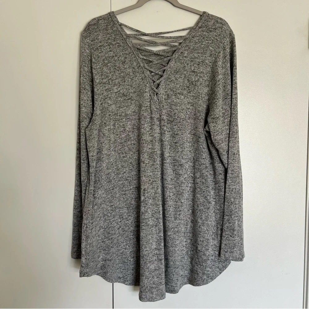 Torrid Heather Gray Long Sleeve Sweater Crisscross Back Detail size 2